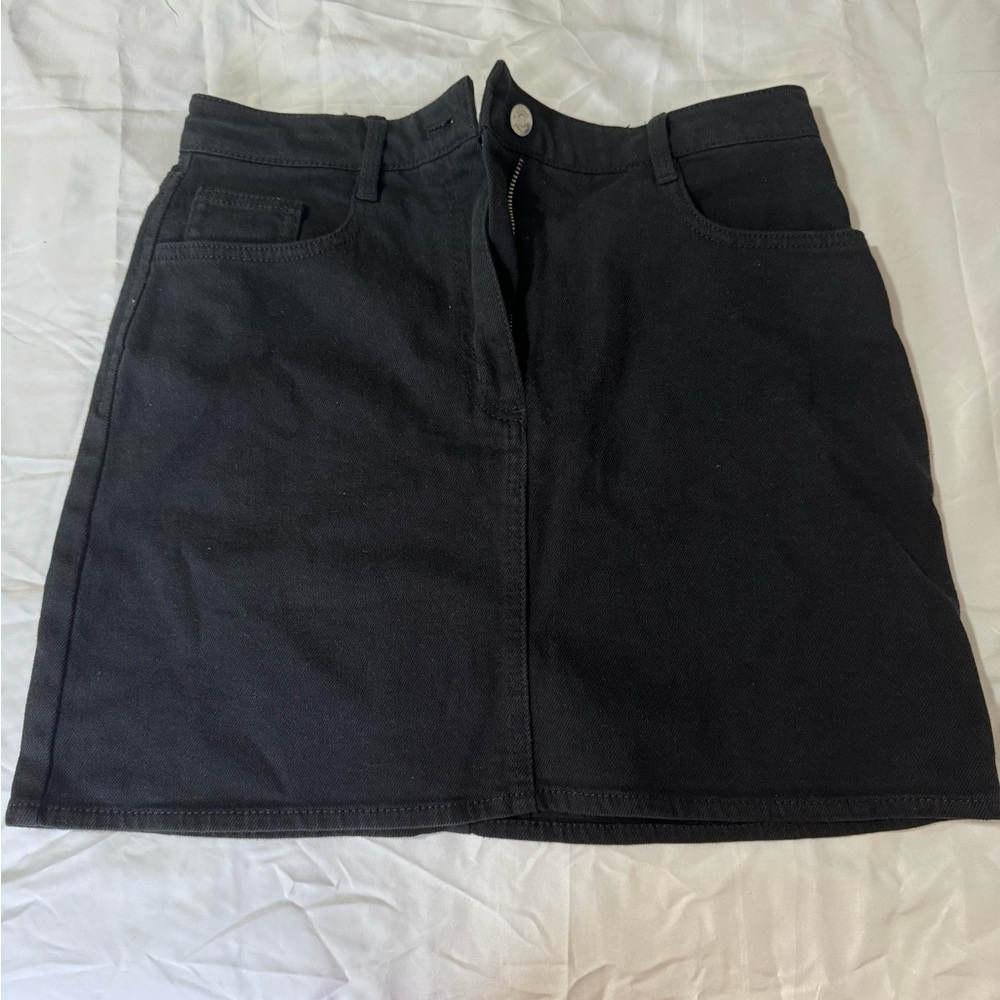NWOT Wilfred black mini skirt size 6